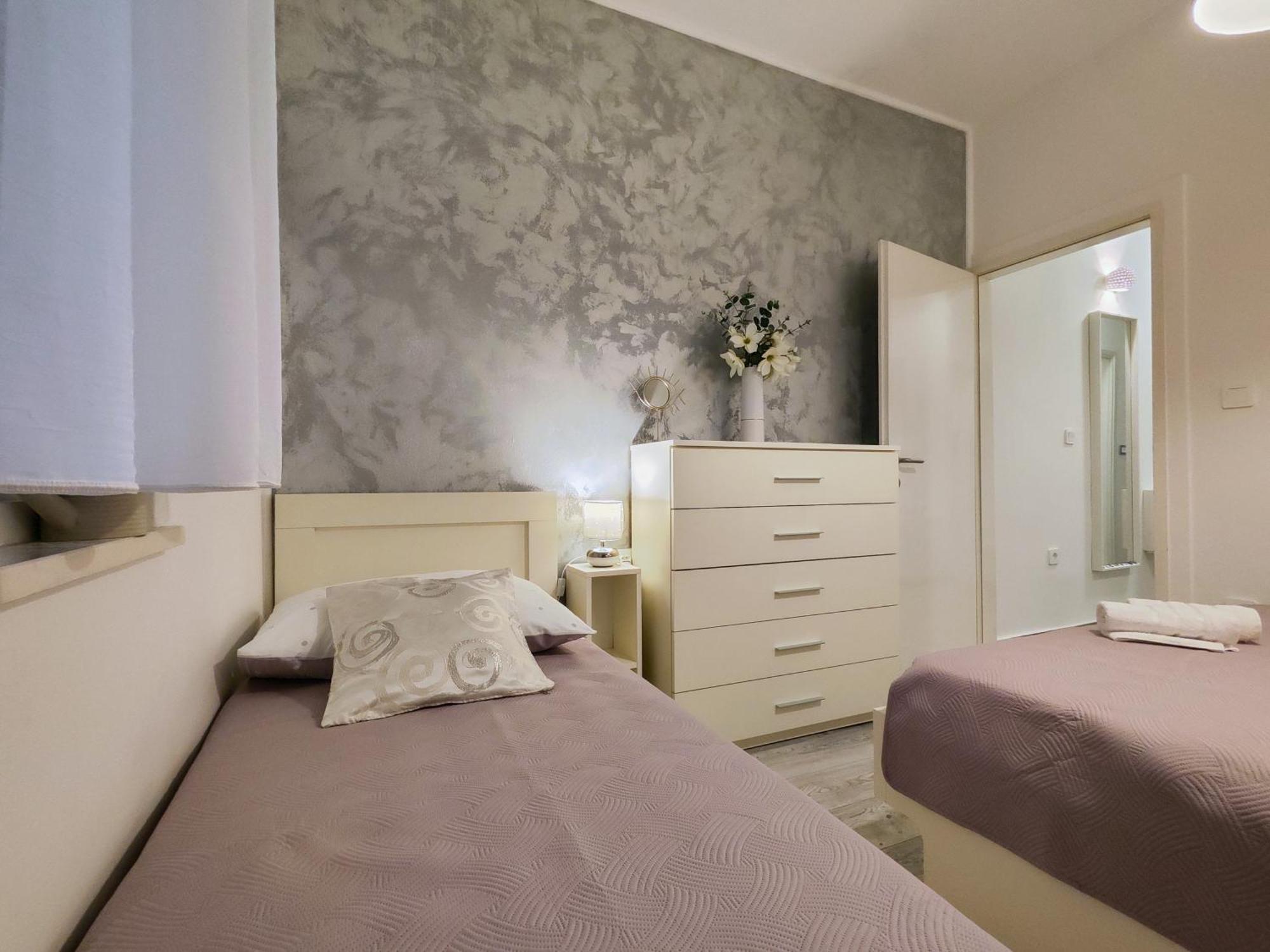 Sea & Sun Apartments Tučepi Habitación foto